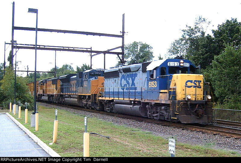 CSX 6153 leading Q438